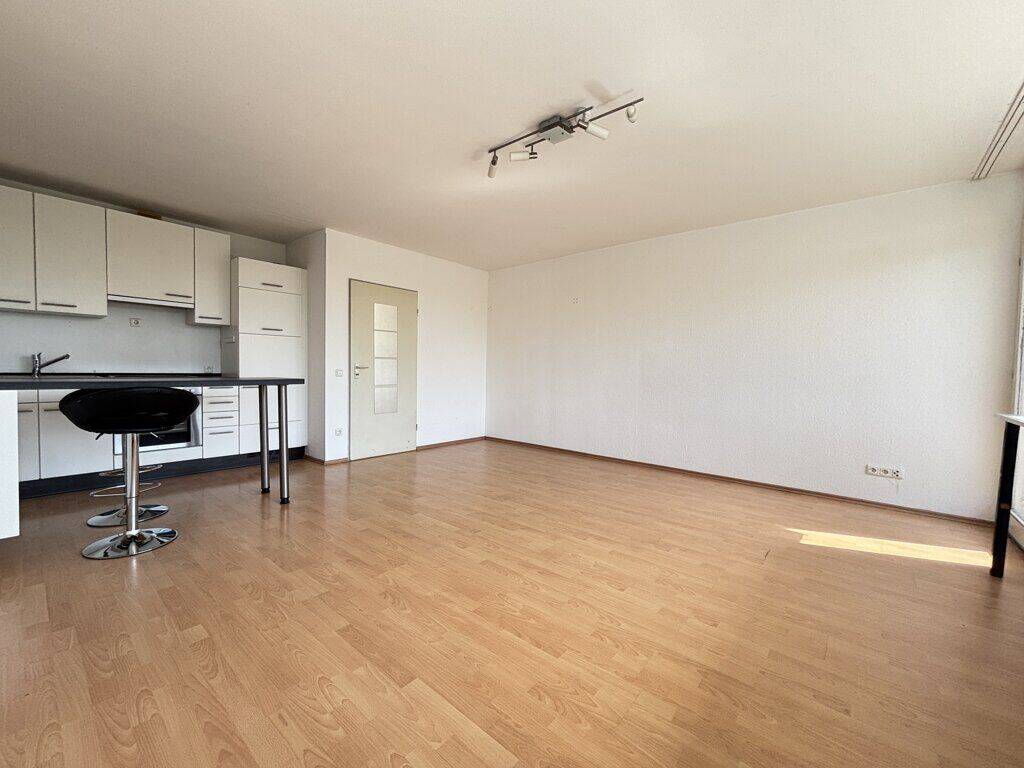 Bezugsfreies Appartement mit Garage unmittelbar am RWTH Hauptgebäude und dem Republikplatz gelegen – Aachen – Vorschaubild 7