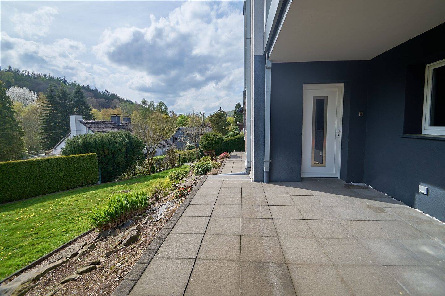 Haus-im-Haus-Konzept: Moderne 2-Zimmer-Wohnung mit Garten. Kernsaniert 2012! – Wuppertal – Vorschaubild 2