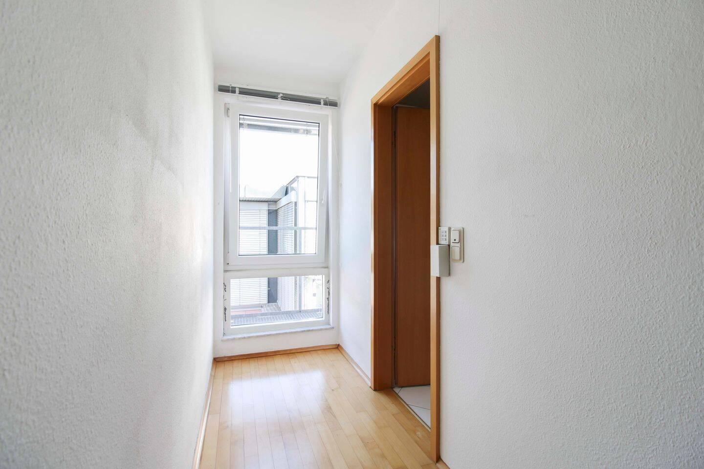 Attraktive Kapitalanlage in Wiesbaden-Biebrich - Vermietete 1,5-Zimmer-Wohnung mit TG-Stellplatz – Wiesbaden – Vorschaubild 5