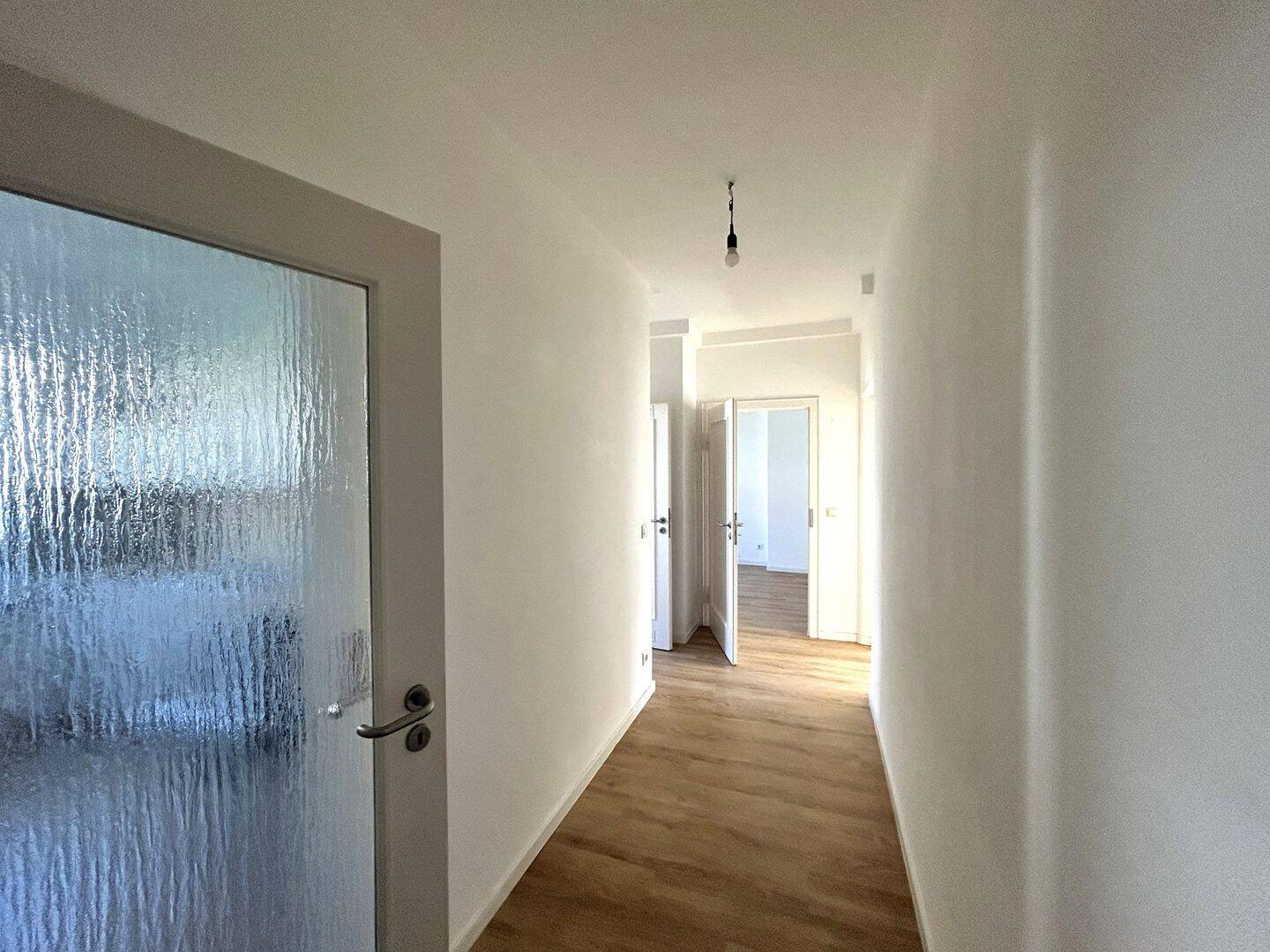 ***Ruhige 2-Zimmer-Wohnung mit EBK im Lutherviertel - Wohnen im Grünen mit entspannter Atmosphäre*** – Chemnitz – Vorschaubild 2