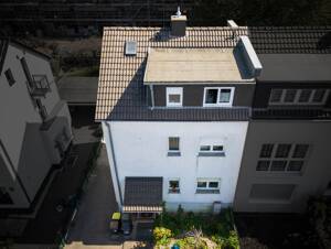 KOMPAKT-FLEXIBEL-ZENTRAL - Dreiparteienhaus mit Innenhof & Gestaltungsspielraum - Frankfurt-Gallus – 60326 Frankfurt am Main – Vorschaubild 2