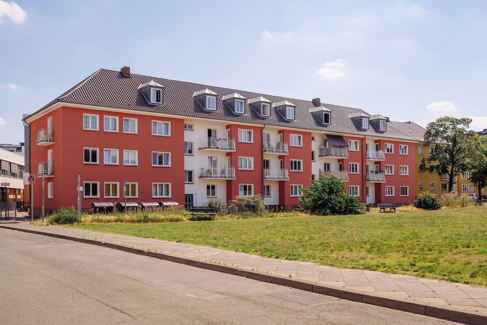 Zimmer innerhalb einer 2er-WG // DG links – Wolfsburg – Vorschaubild 2