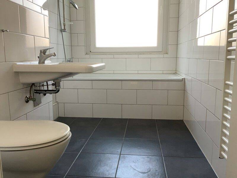 Helle und sanierte 3 Zimmer-Wohnung mit Einbauküche in Baumheide – Bielefeld – Vorschaubild 2