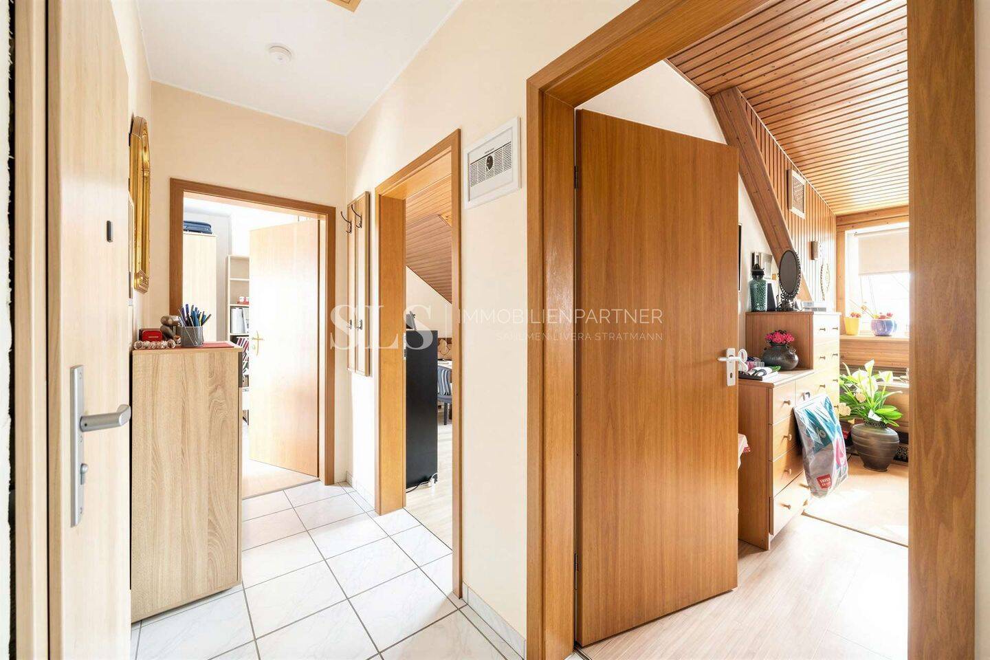 Sofort bezugsfrei - 3-Zimmer-Wohnung mit Stellplatz + zusätzlichem Apartment in Leverkusen – Leverkusen – Vorschaubild 9
