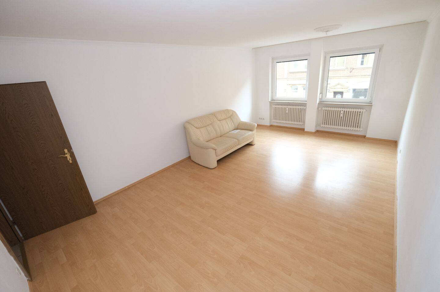 2-Zimmer Wohnung mit Balkon, 1OG, Aufzug, 63qm – Nürnberg – Bild 1 von 9