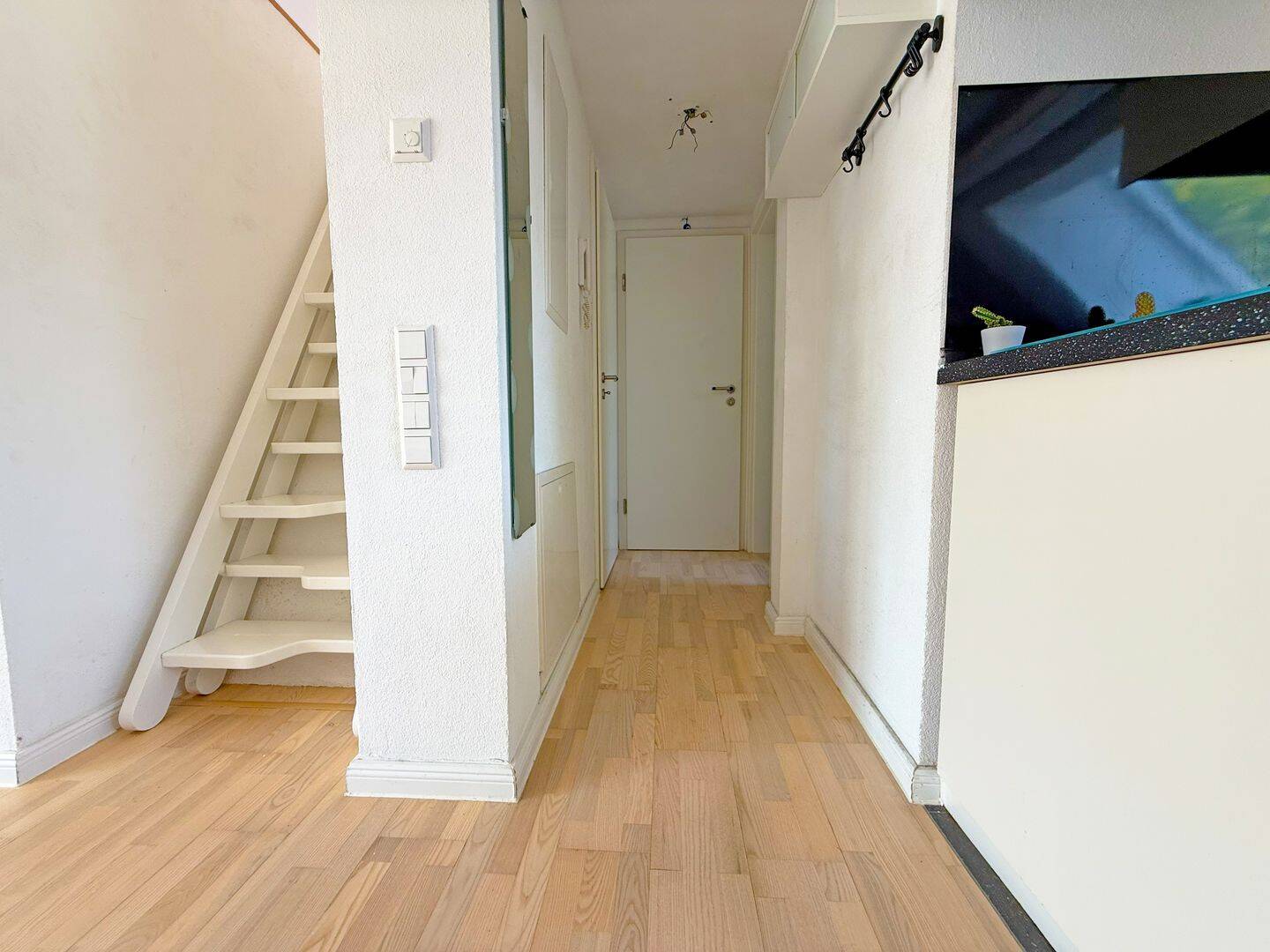 Kernsanierte 3-Zi.-Wohnung in zentraler Lage von Esslingen mit Wärmepumpe, EBK und Fußbodenheizung – Esslingen am Neckar – Vorschaubild 6