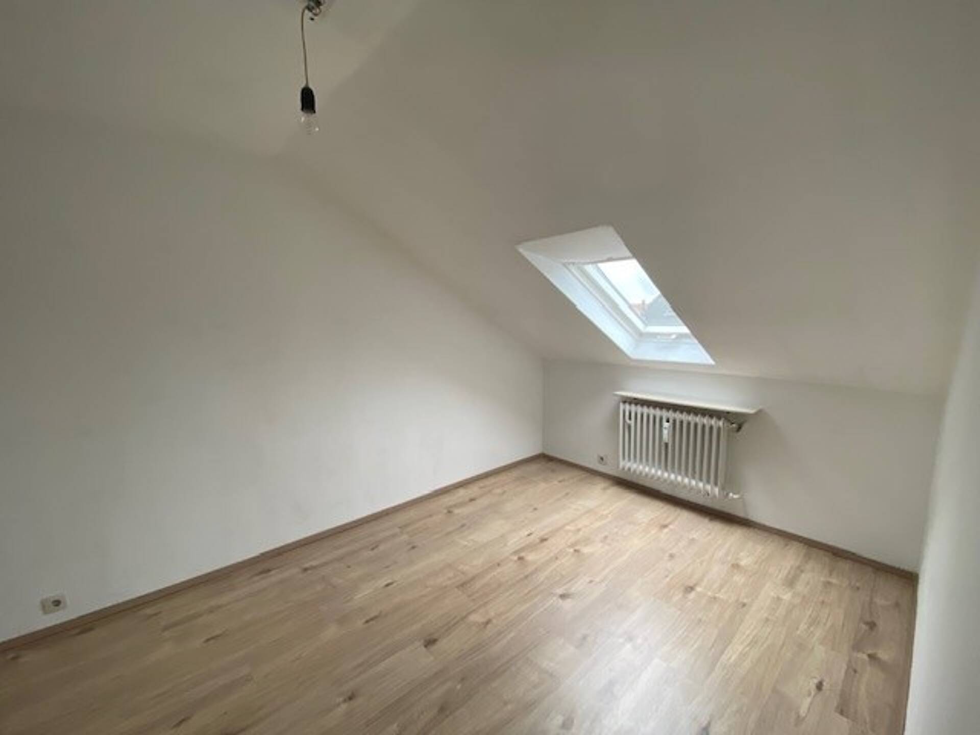 Dachgeschosswohnung in 93128 Regenstauf mit 109 m² kaufen