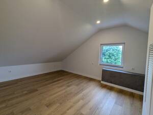 2 Zimmer in teilmöblierter Dachgeschosswohnung - renoviert & WG geeignet | mit EKB – 26131 Oldenburg – Vorschaubild 5