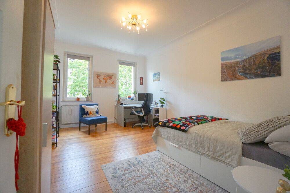 Großzügige 3,5-Zimmer-Wohnung mit Altbaucharme, Westbalkon und Einbauküche – Nürnberg – Vorschaubild 7