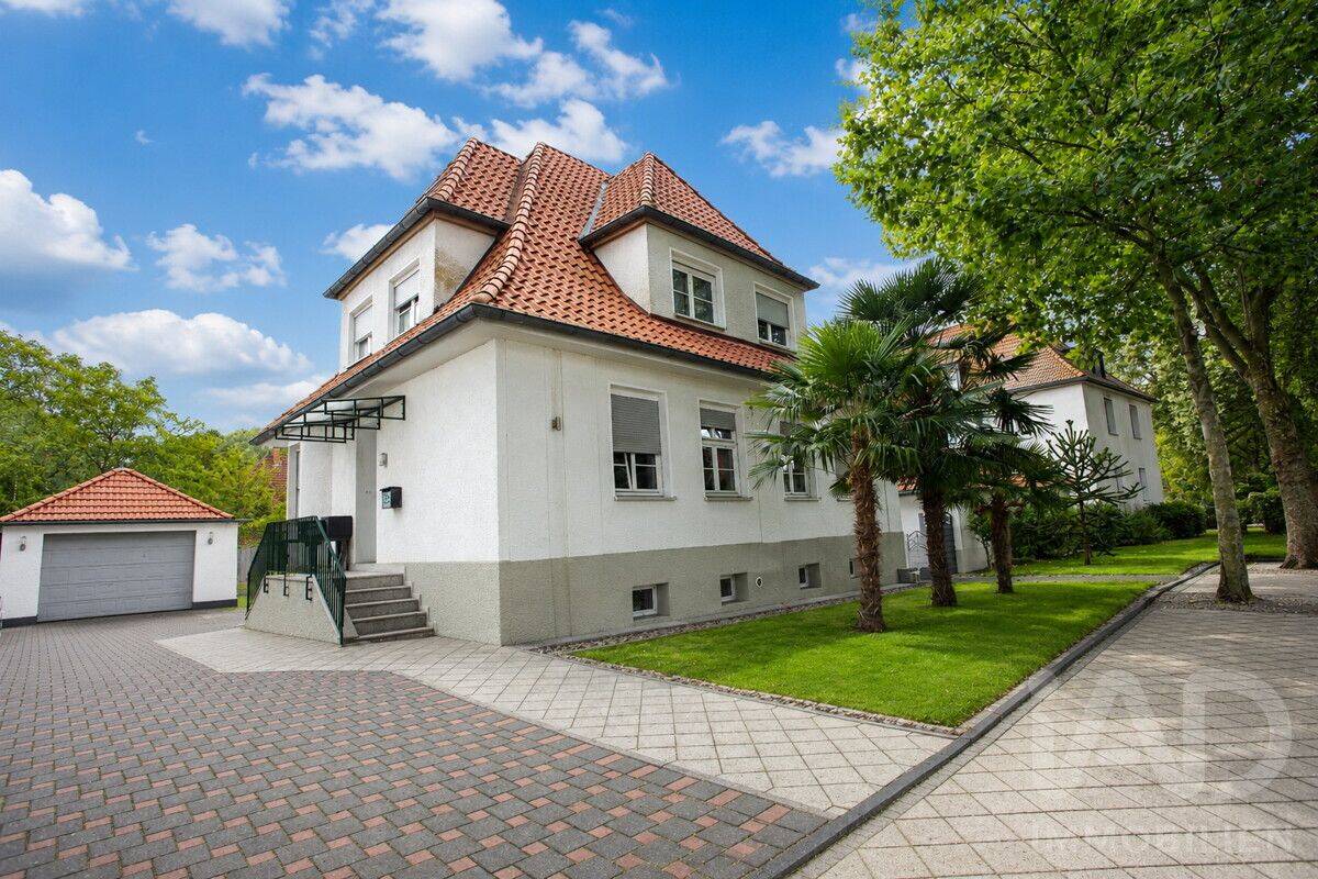 ZWEIFAMILIENHAUS IN BOTTROP-WELHEIM Wohnen wie im Urlaub - Denkmalcharme mit Wellness & Traumgarten – 46238 Bottrop – Bild 1 von 9