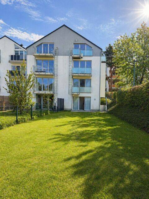 Wie ein eigenes Haus! Maisonettewohnung mit separatem Eingang, Terrasse und Garten!