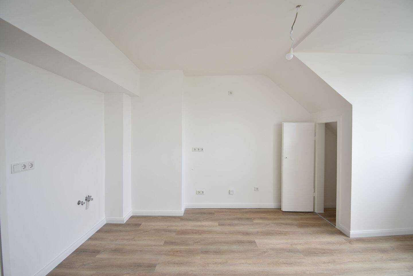 ERSTBEZUG nach Sanierung! Moderne 2-Zi-Whg mit Wohnküche in Flingern – Düsseldorf – Vorschaubild 6