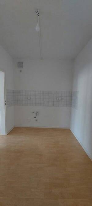 Hier lässt es sich aushalten: praktische 2-Zimmer-Wohnung – 1239 Dresden – Vorschaubild 8