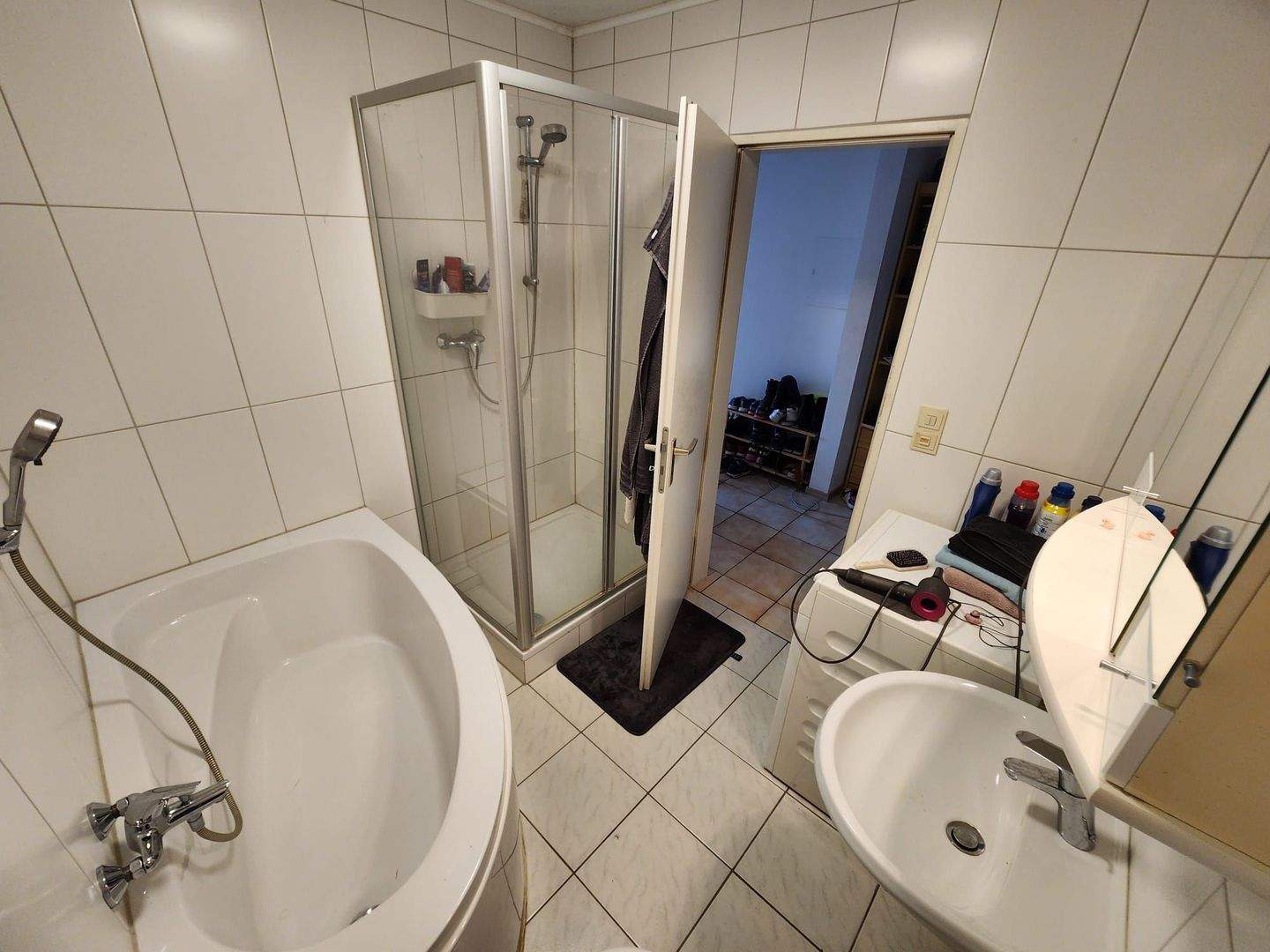 Geräumige 5-Zimmer-Wohnung mit Fußbodenheizung – Regensburg – Vorschaubild 4