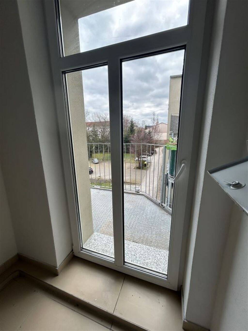 Großzügige 3-Zimmer mit Laminat, Balkon und Eckwanne in guter Lage – Chemnitz – Vorschaubild 7