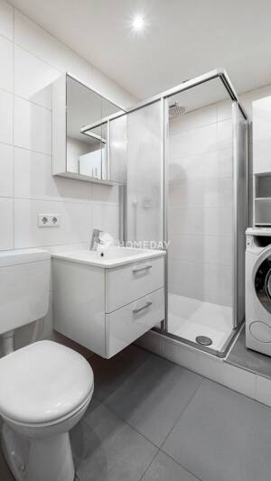 Weitblick über München: lichtdurchflutete 1,5-Zimmer-Wohnung mit Loggia und Tiefgaragenstellplatz – 80995 München – Vorschaubild 8