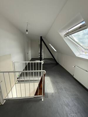 Oberhausen Klosterhardt-Süd genießen- Modernisierte 4 Zimmer Maisonette Wohnung zu vermieten – 46119 Oberhausen – Vorschaubild 2
