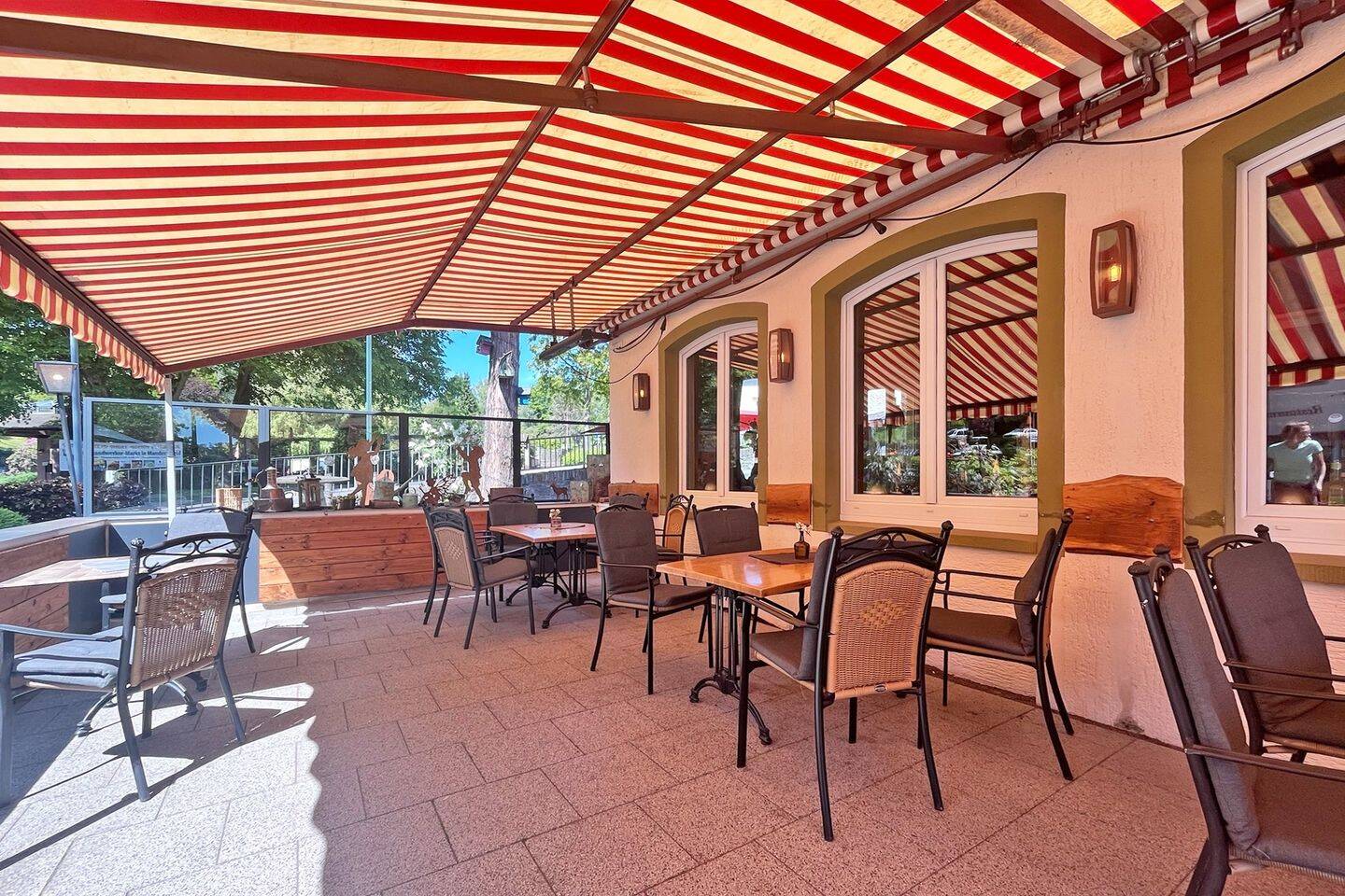Attraktiver Restaurantbetrieb mit zwei Ferienwohnungen in bester Lage – Manderscheid – Vorschaubild 5