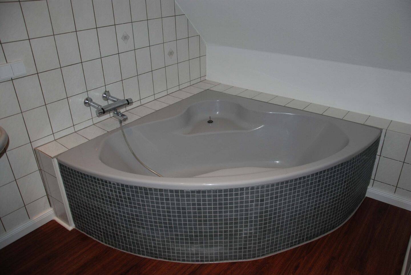 Gepflegtes Wohnhaus mit Gewerbeeinheit in Wuppertal – Wuppertal – Vorschaubild 5