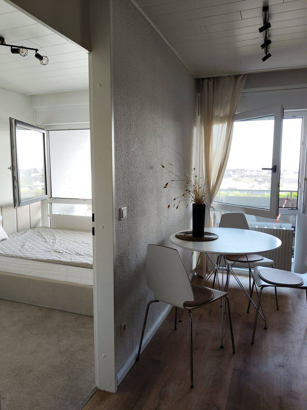 Möblierte Wohnung in zentraler Lage von Heidelberg mit großem Balkon und Weststadtblick – Heidelberg – Vorschaubild 6