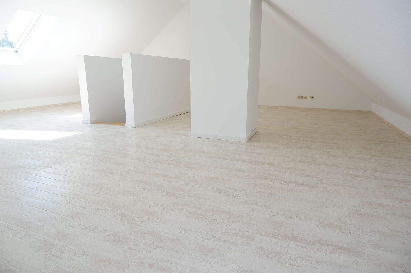 DG-Maisonette - Südbalkon - offne Küche - große Schlafräume !!! – Chemnitz – Vorschaubild 2