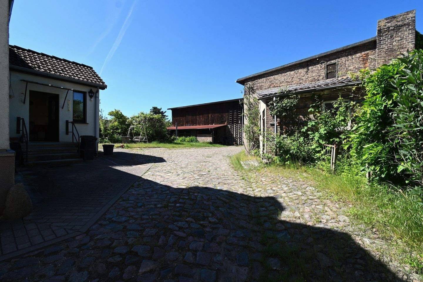 Zweifamilienhaus mit 3.705 m² Grundstück in Stadtlage! – Templin – Vorschaubild 5