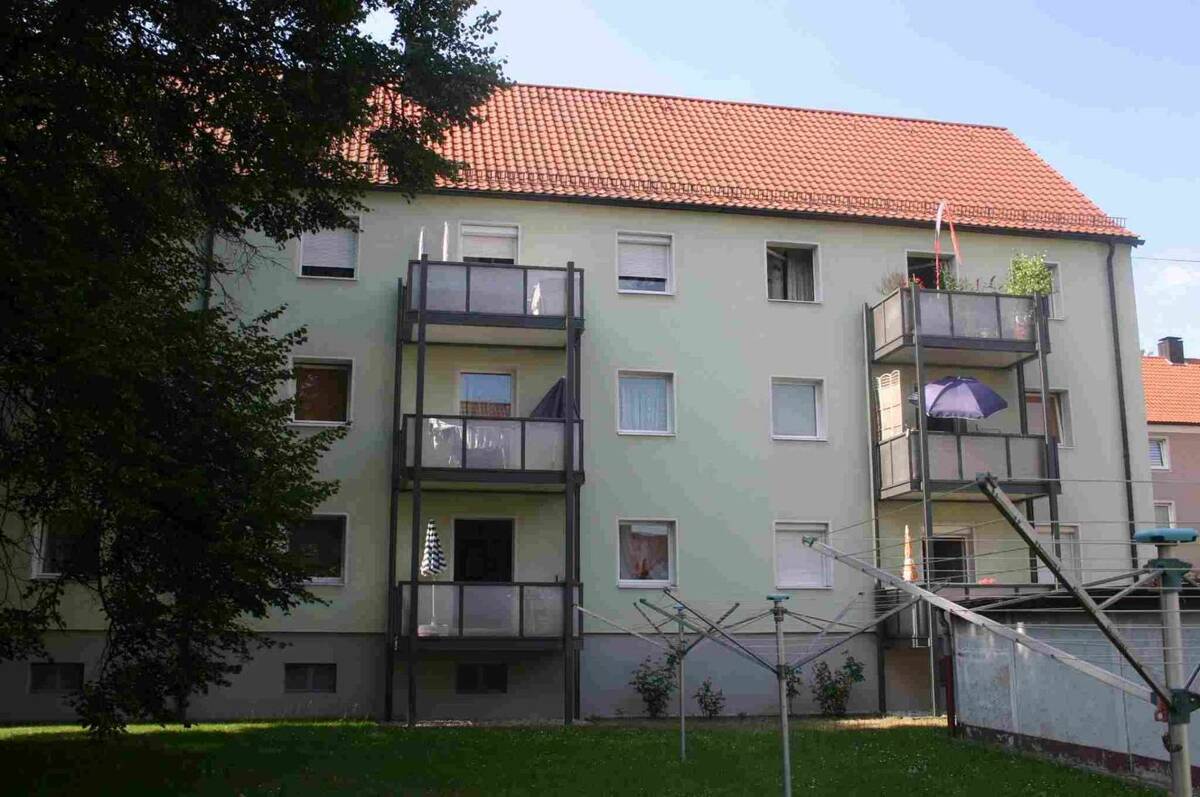 Schicke 3-Zimmer-Wohnung mit Balkon im Dreifaltigkeitsviertel – 92224 Amberg – Bild 1 von 6