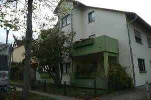 praktisch zugeschnittene 1-Zimmer-WHG mit Südbalkon und EBK-provisionsfrei