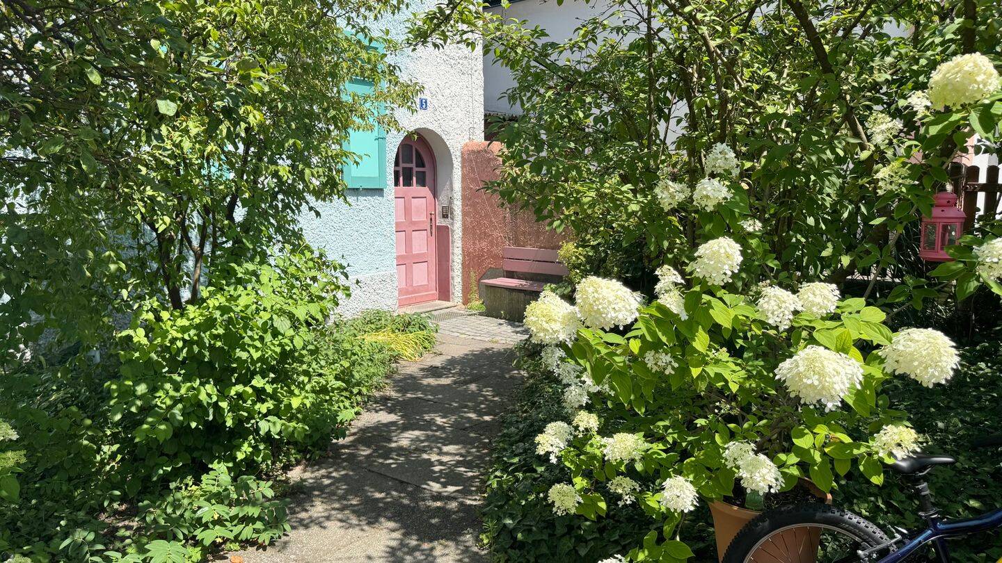 Villa Kunterbunt! 1,5-Zi-DG-Whg. 40 qm, 3.OG ohne Aufzug in einem kleinen denkmalgeschützen Anwesen