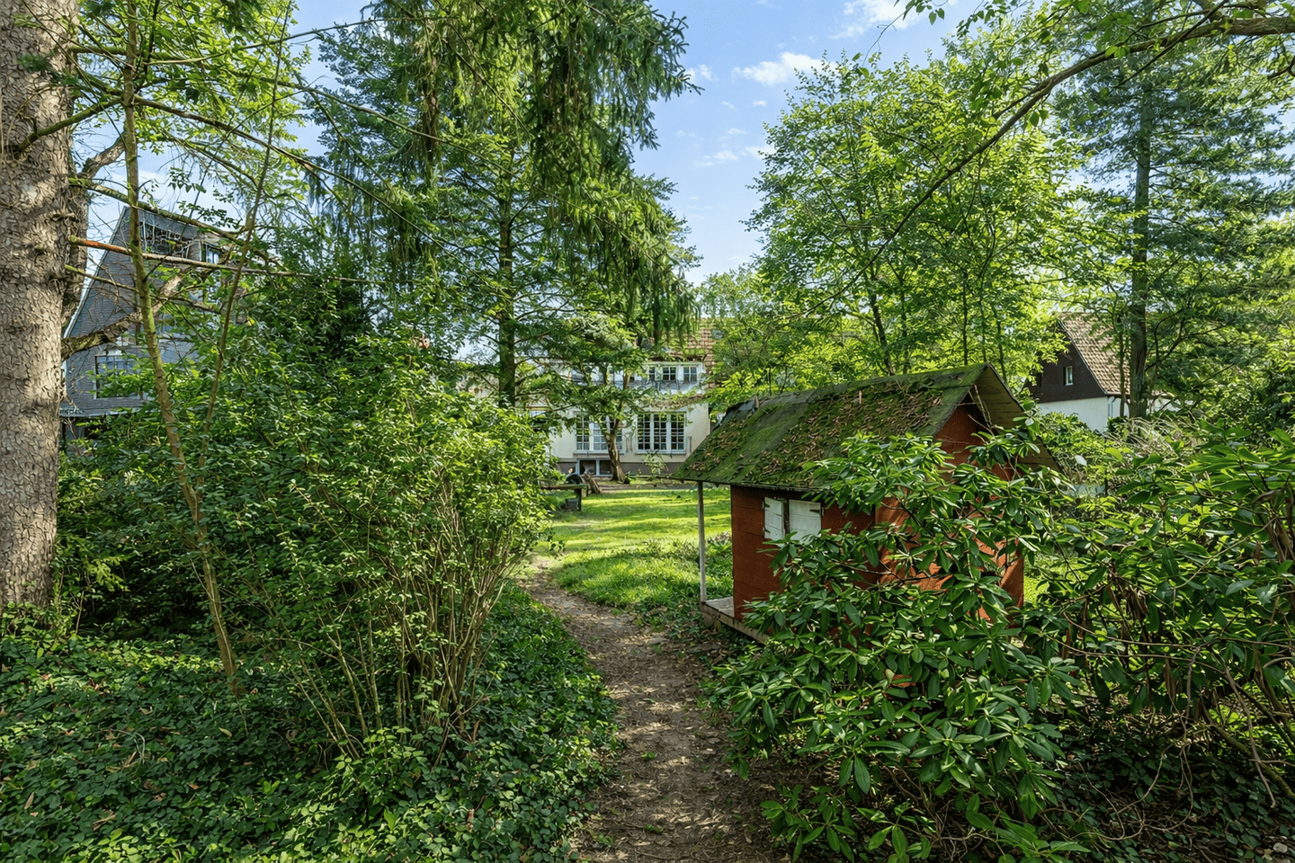 Familienhaus mit traumhaftem Garten und Top-Energieeffizienz – Berlin – Vorschaubild 3