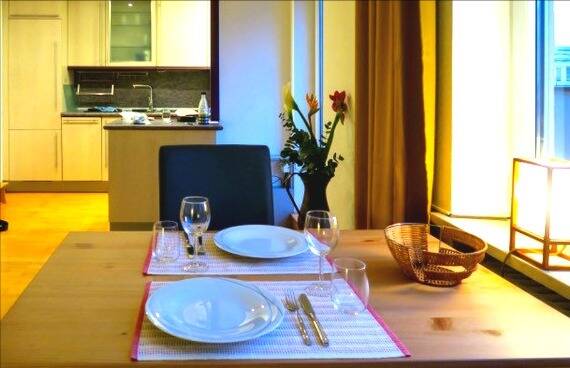 Lichtdurchflutetes City-Apartment mit großem Süd-Balkon – München – Vorschaubild 3