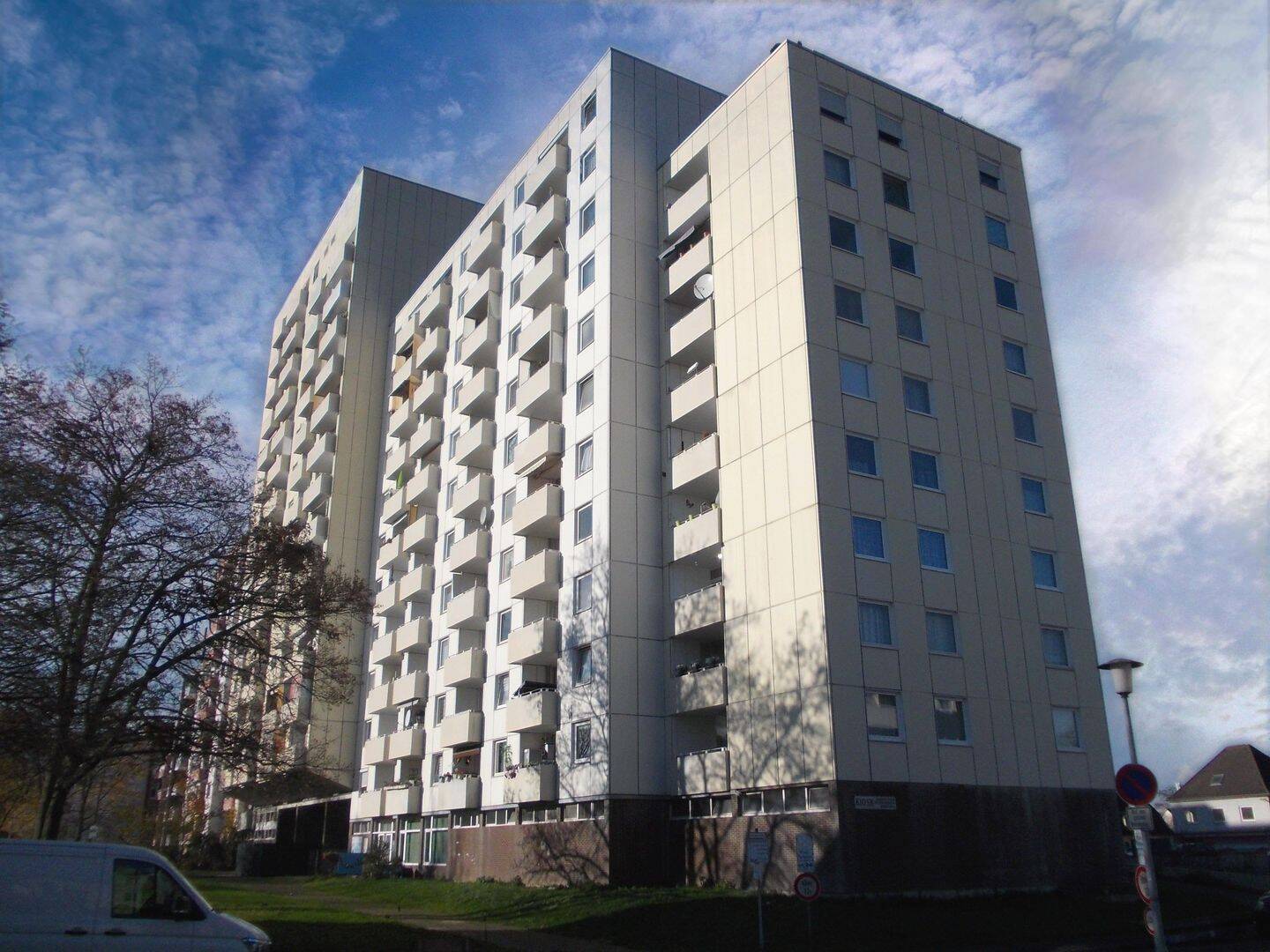 Sonnige 2-Zimmer-Wohnung mit Süd-Balkon, Aufzug und Tiefgaragenplatz – Leverkusen – Vorschaubild 9