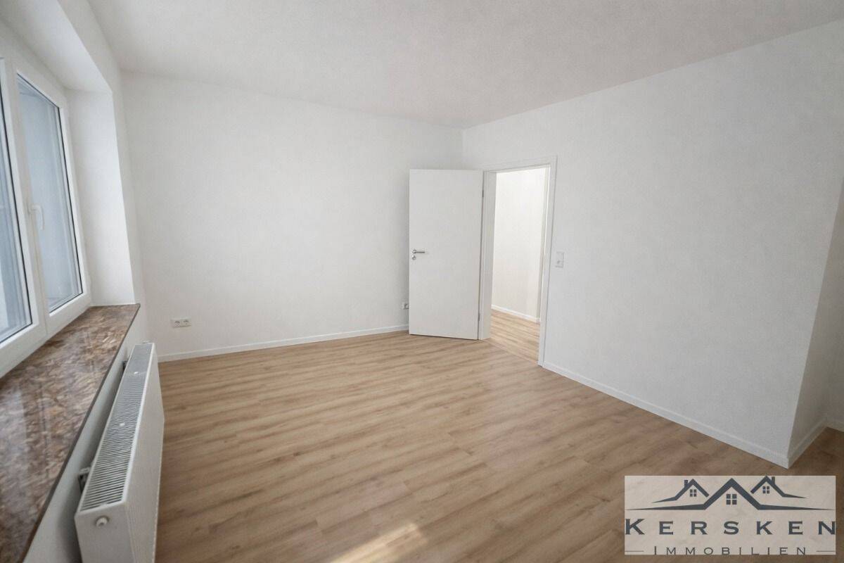 2-Zi. Erdgeschosswohnung mit EBK, Badezimmer und KfZ-Stellplatz in Martfeld zu vermieten. – Martfeld – Vorschaubild 3