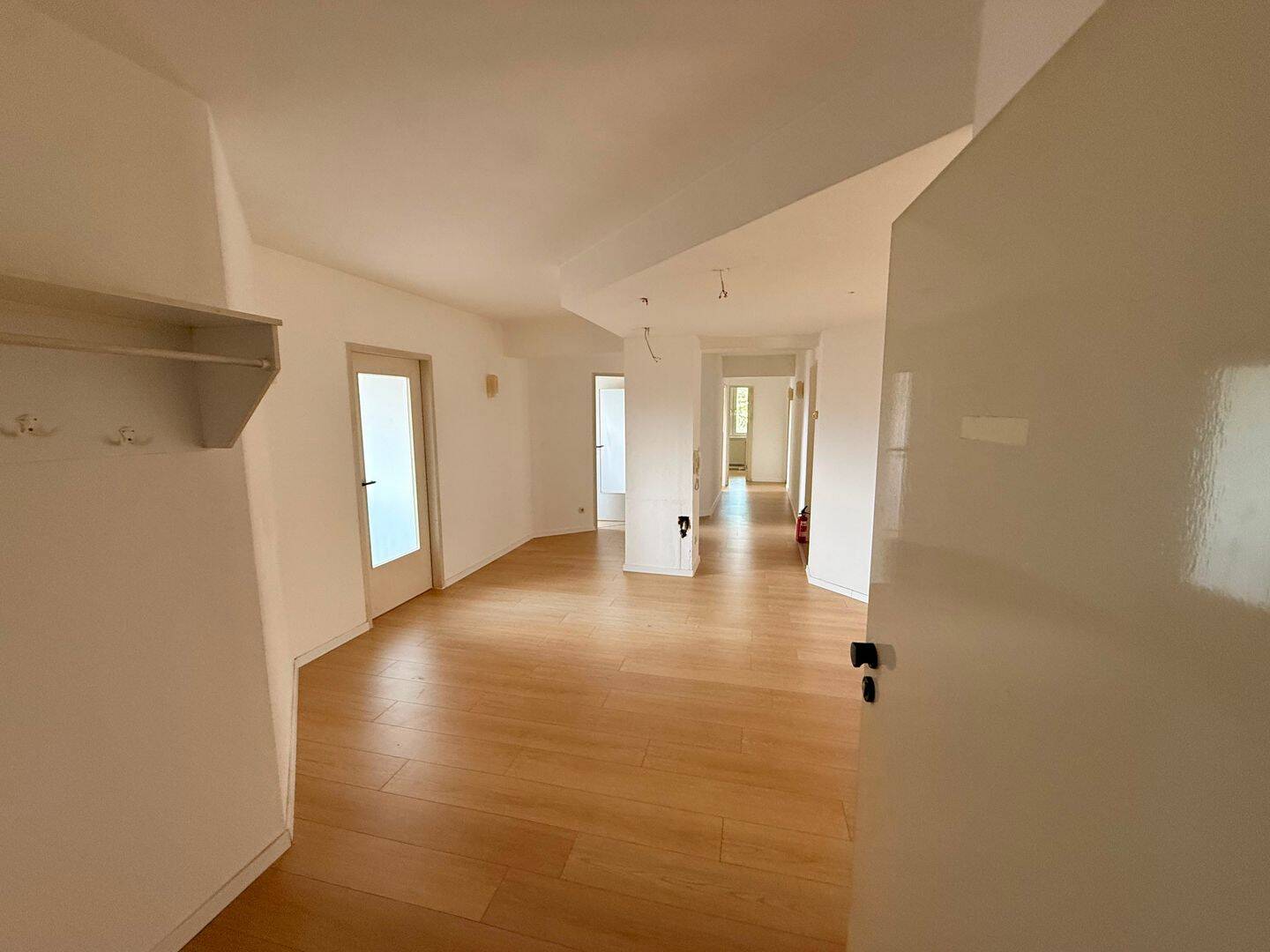 Attraktive 9-Zimmer-Wohnung mit Einbauküche in zentraler Lage von Gelsenkirchen