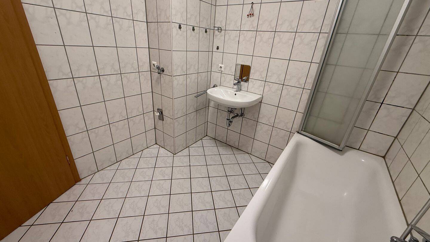 1. OG - Balkon am Arbeitszi. - Stellplatz mgl. - Wanne ! – Chemnitz – Vorschaubild 7