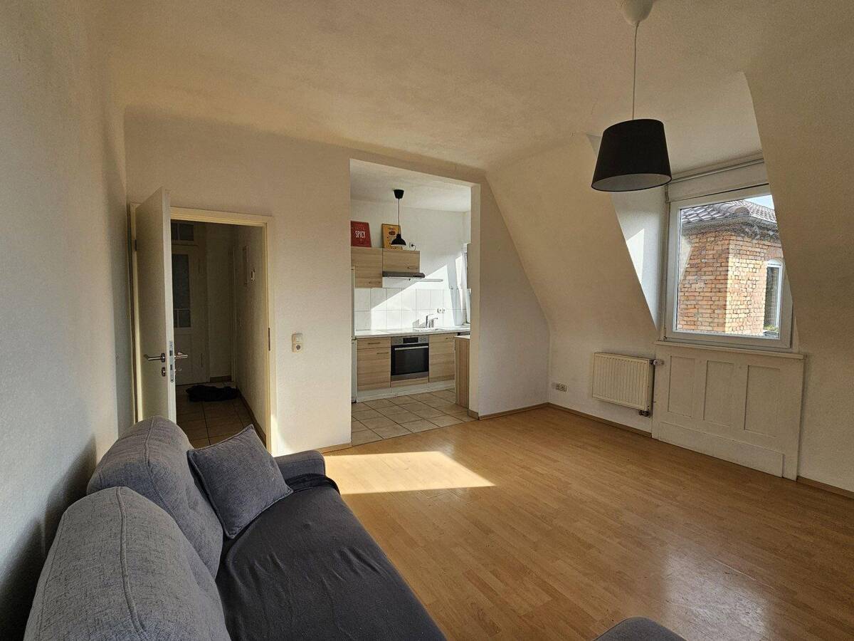 Lichtblick über Cannstatt: Stilvolle Jugendstil-Wohnung am Kurpark mit Neckartal-Aussicht – 70374 Stuttgart – Bild 1 von 9