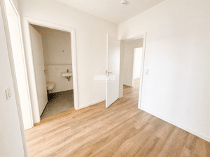 antaris Immobilien GmbH **Traumwohnung im 3. OG - Viel Platz, perfekter Schnitt, zwei Bäder** – 99085 Erfurt – Vorschaubild 2