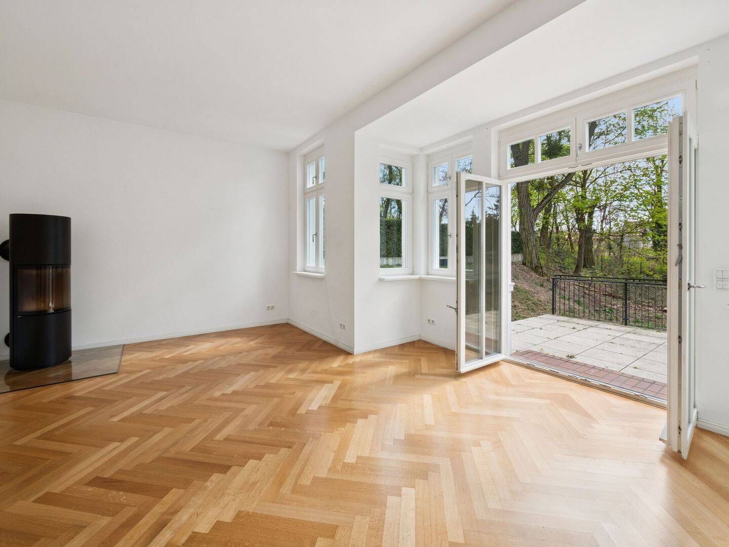 Hochwertiges & energieeffizientes Einfamilienhaus mit Blick ins Grüne – Berlin – Vorschaubild 2