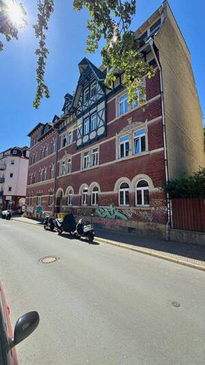 Bezugsfreie und renovierte 4-Zimmer-Altbauwohnung mit Balkon – 7743 Jena – Vorschaubild 4