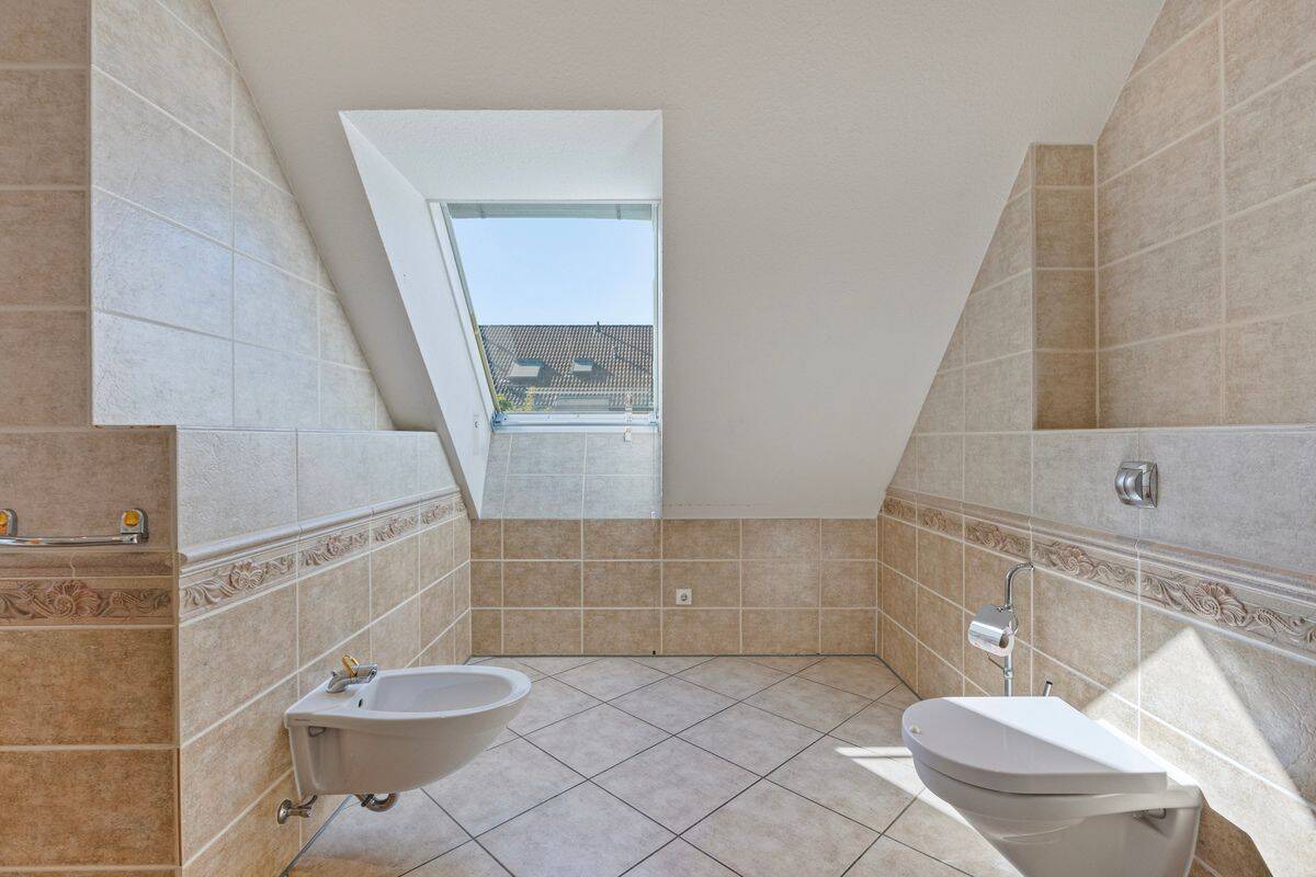 Traumhaftes Haus zum Direktbezug, mit schönem Schwimmteich in Köln-Blumenberg – Köln – Vorschaubild 6