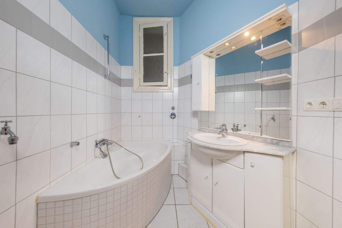 Sanierungsbedürftige Erdgeschosswohnung mit Garten in Bahrenfeld – Hamburg – Vorschaubild 7