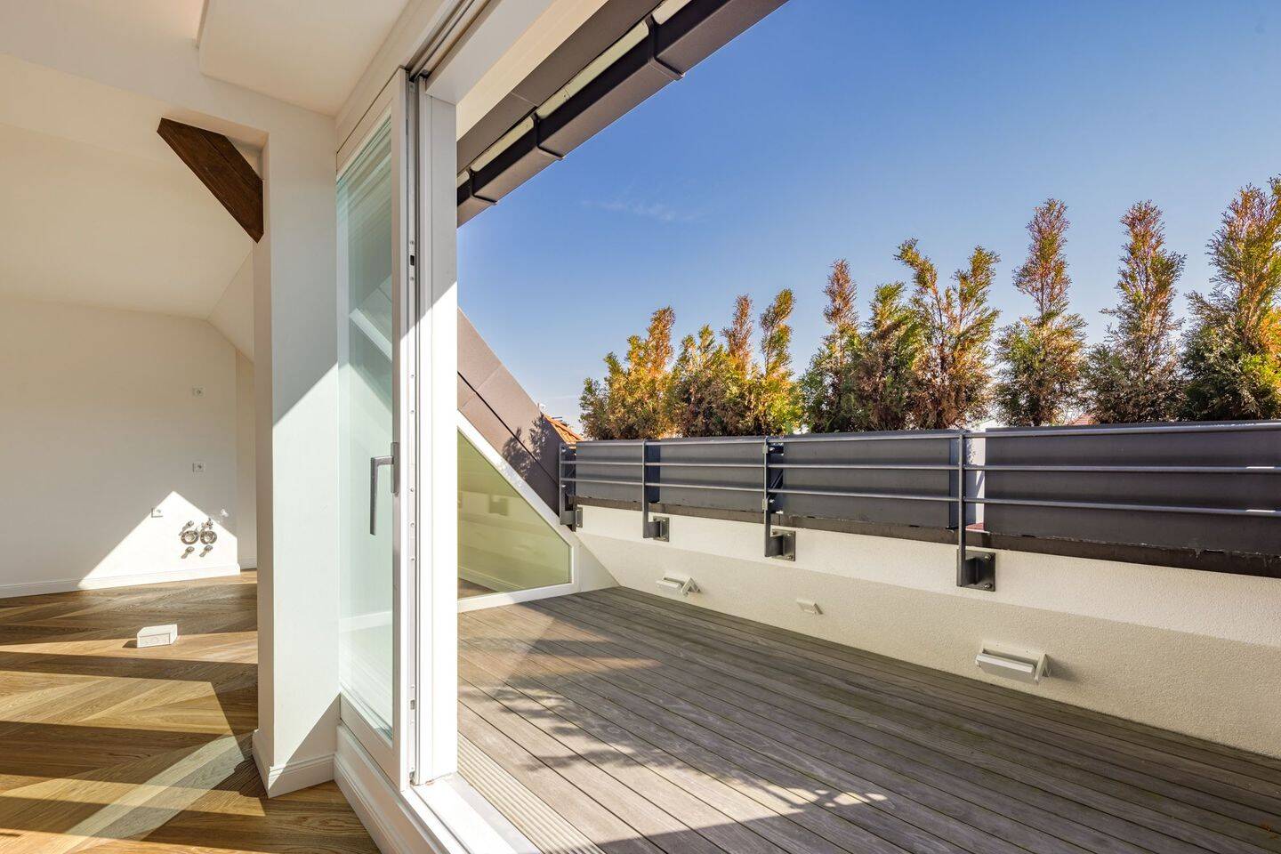 Wohnen über den Dächern: Luxus-Maisonette im Altbau – München – Vorschaubild 9