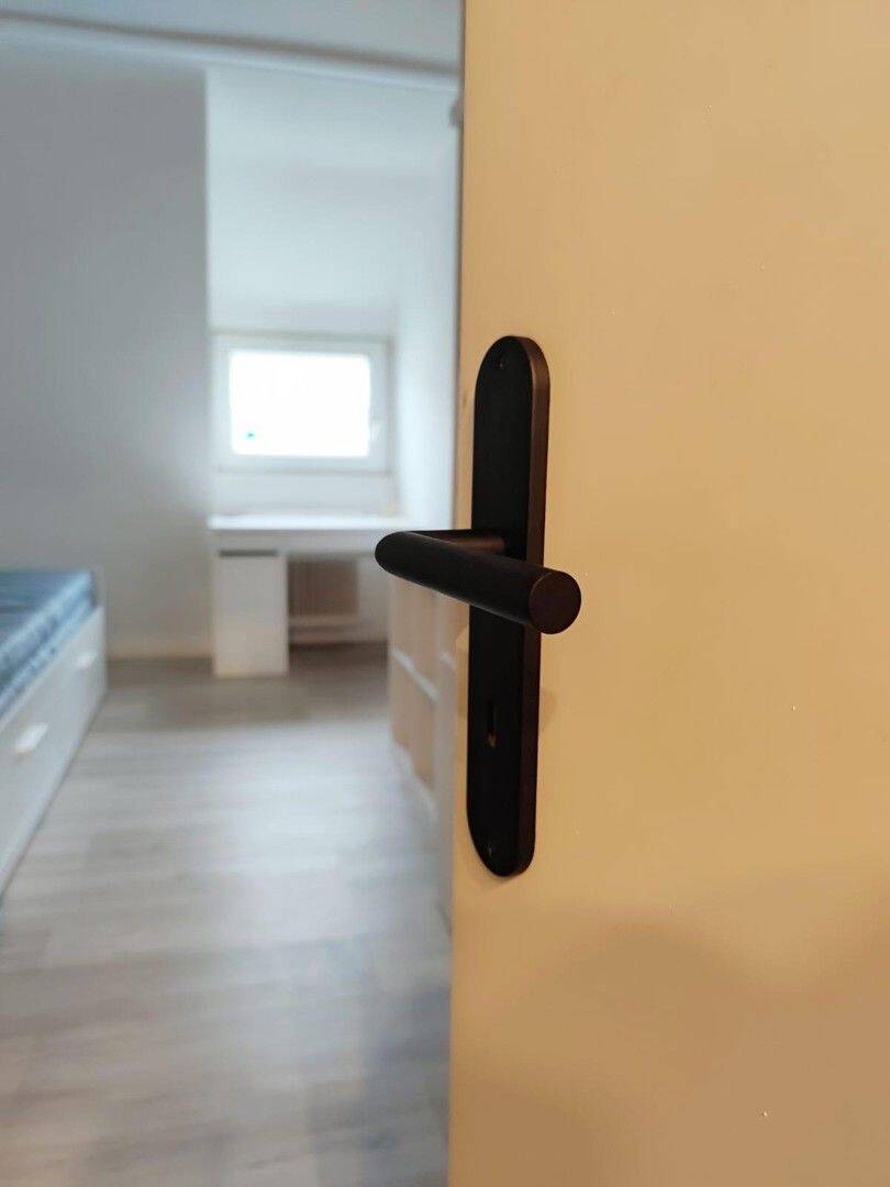 5-Min zum HBF- Kernsaniertes WG-Zimmer – Stuttgart – Vorschaubild 7