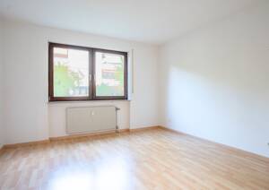 Helle 2-Zimmer Wohnung in Erlangen mit Terrasse und Stellplatz – 91056 Erlangen – Vorschaubild 3