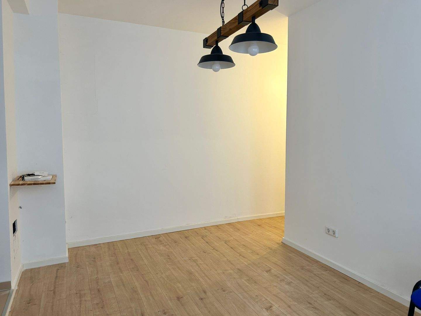 ***MINIMALISTISCHE 28 m² 2 ZIMMER SINGLE WOHNUNG*** KLEINER KOCHBEREICH – Fürth – Vorschaubild 3