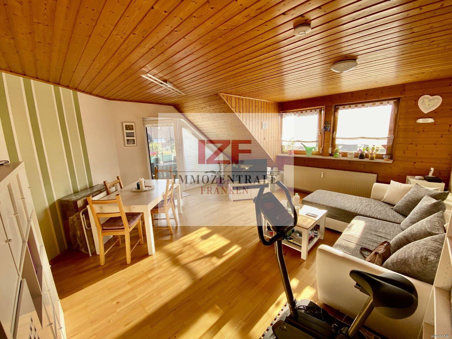 Renovierte 3-Zimmer-Dachgeschosswohnung mit Sonnenbalkon in Altdorf - frei ab 01.08. – Altdorf bei Nürnberg – Vorschaubild 3