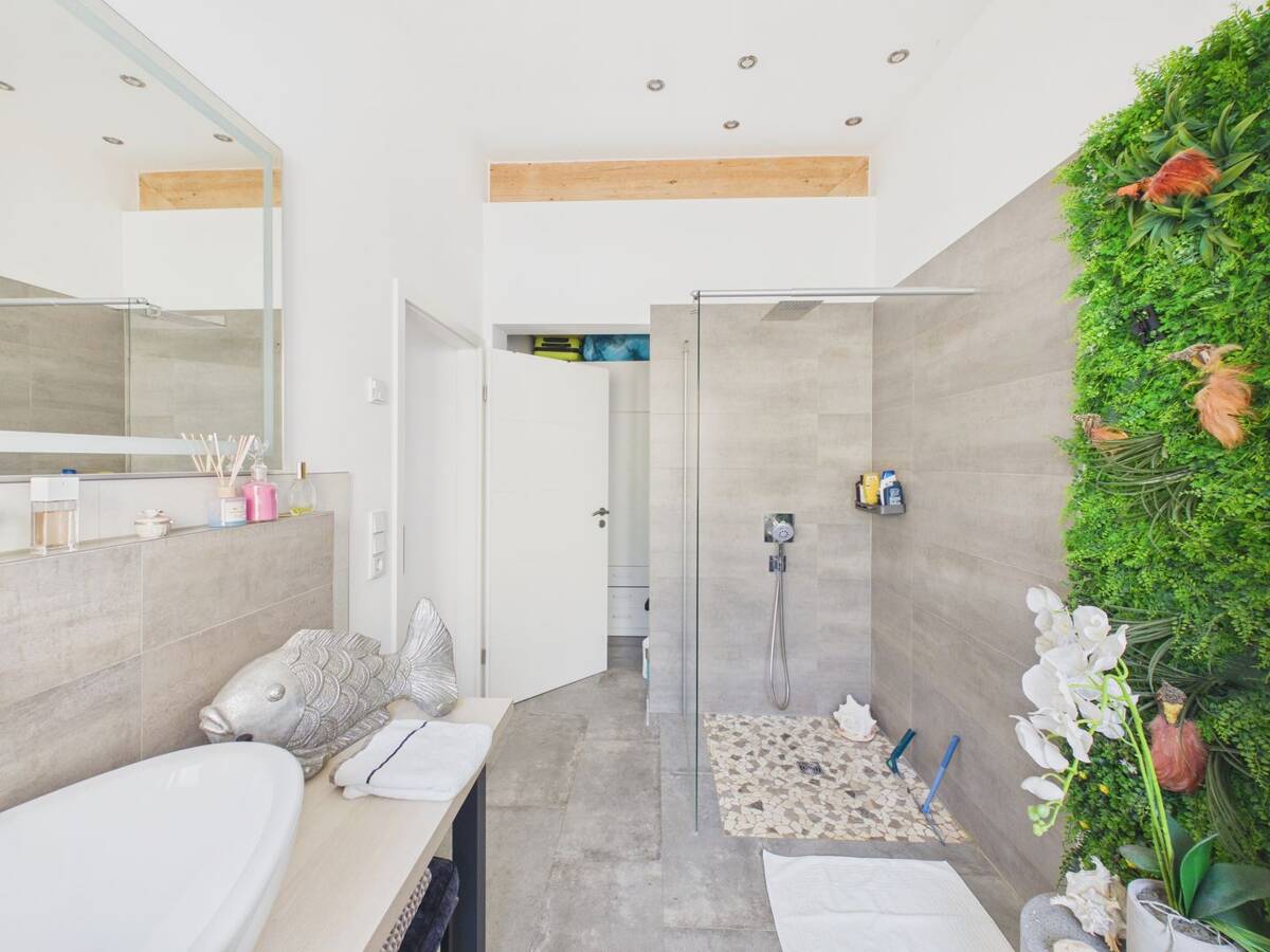 Modernes Penthouse mit großzügiger Dachterrasse und Weitblick – 54595 Prüm – Bild 1 von 9