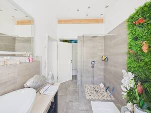 Modernes Penthouse mit großzügiger Dachterrasse und Weitblick
