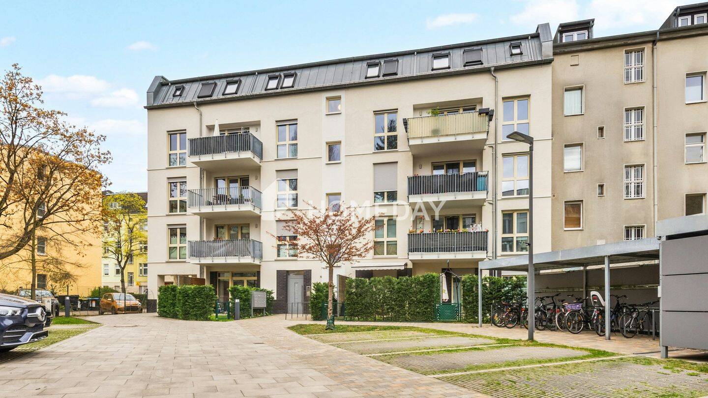 HOMEDAY- EXCLUSIV Moderne 3-Zimmer-Wohnung mit Balkon, Aufzug und hochwertiger Ausstattung