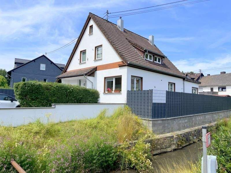 Modernisiertes Einfamilienhaus mit pflegeleichtem Garten in Freilingen – Freilingen – Vorschaubild 3